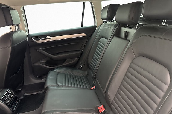 Volkswagen Passat Alltrack 15 of 27