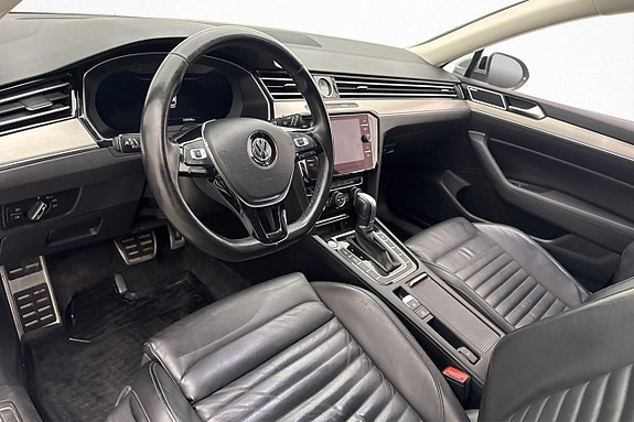 Volkswagen Passat Alltrack 13 of 27