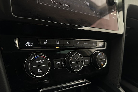 Volkswagen Passat Alltrack 22 of 27