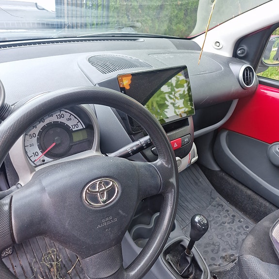 Toyota Aygo 7 of 11