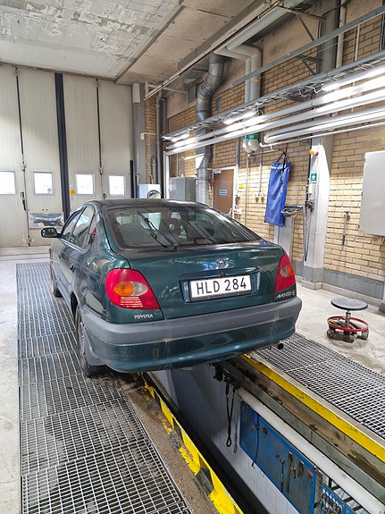 Toyota Avensis 2 of 4