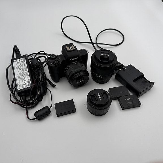 Canon Canon EOS M50 – Komplett Streaming- & Fotopaket (3 objektiv + Nätström)