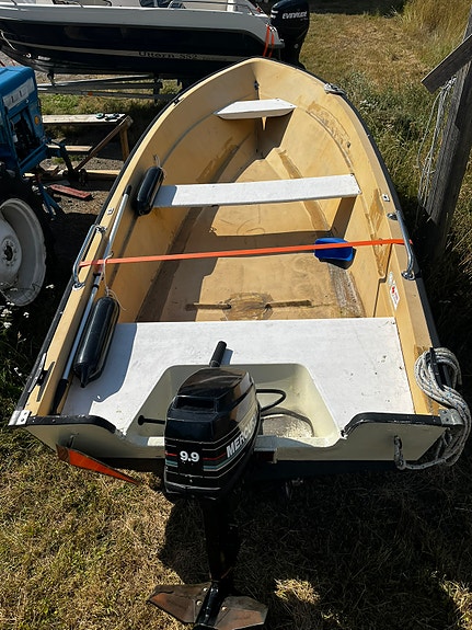 Plastbåt med aktersnurra på 9.9 1995 3 of 6