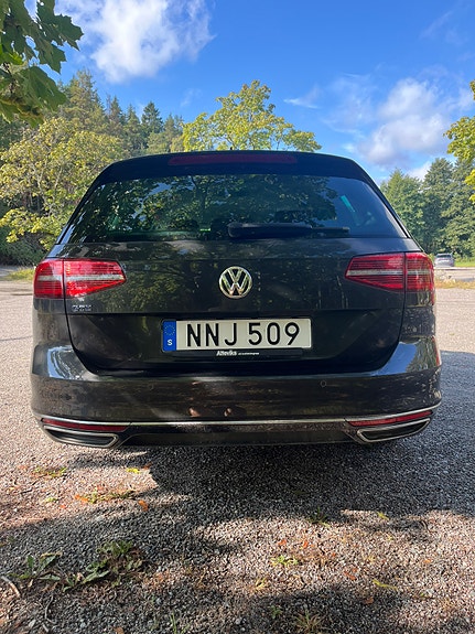 Volkswagen Passat 19 of 19