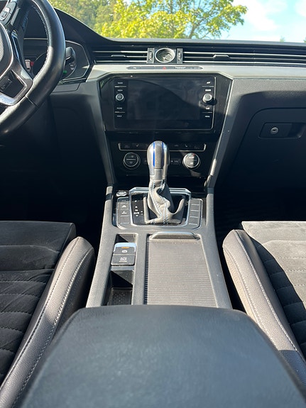Volkswagen Passat 17 of 19
