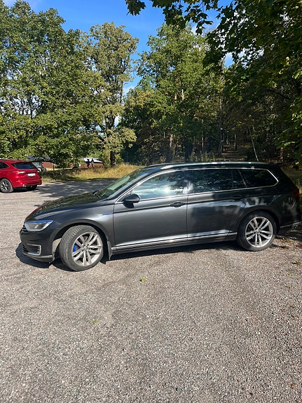 Volkswagen Passat 3 of 19