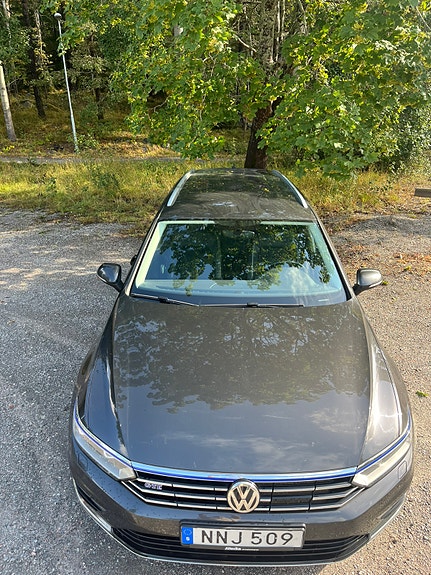 Volkswagen Passat 8 of 19