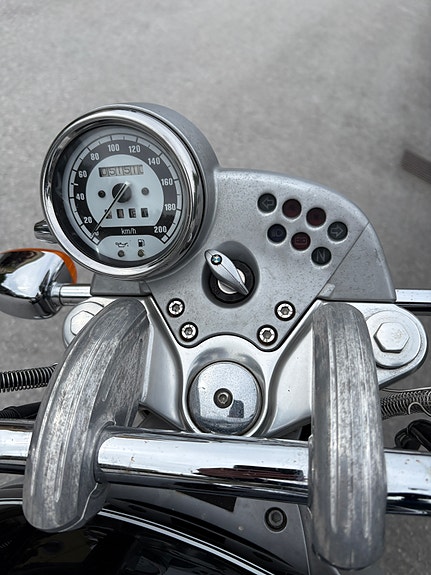 BMW R 1200 C 4 of 4
