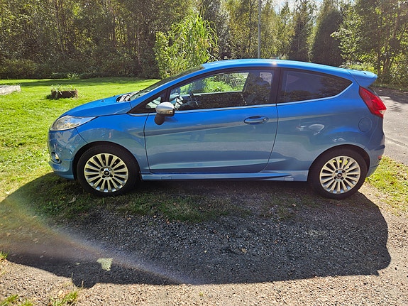 Ford Fiesta 4 of 12