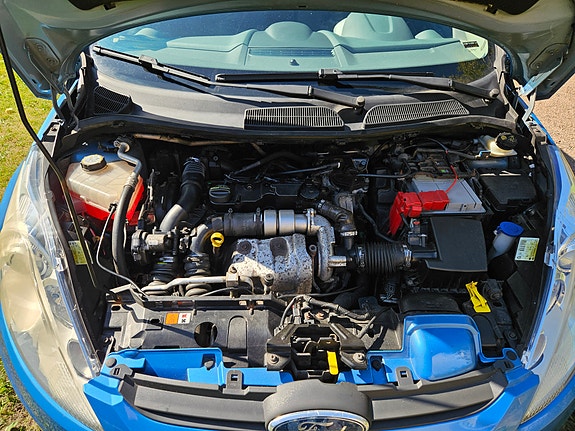 Ford Fiesta 12 of 12