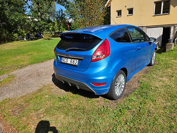 Ford Fiesta 6 of 12
