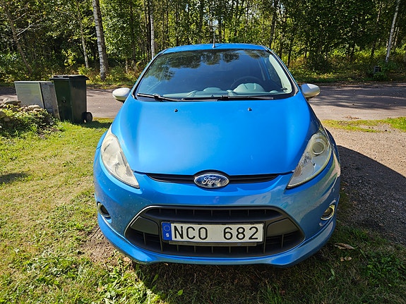 Ford Fiesta 2 of 12
