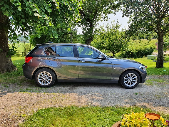 BMW 118d 2 of 8