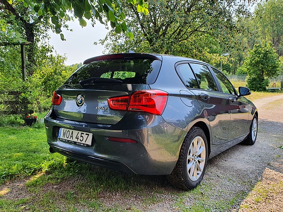 BMW 118d 3 of 8
