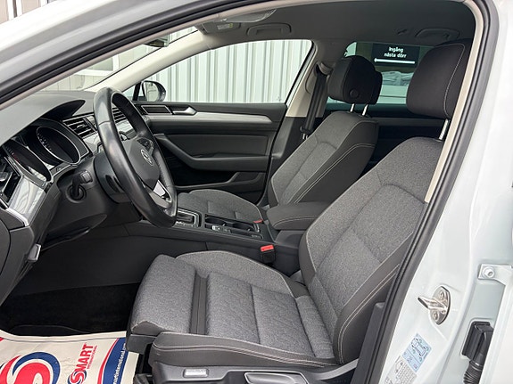 Volkswagen Passat 17 of 20