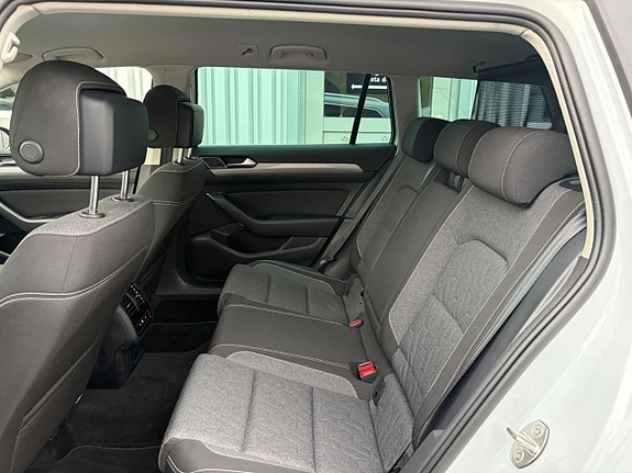 Volkswagen Passat 15 of 20