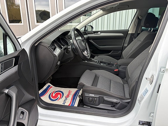 Volkswagen Passat 16 of 20