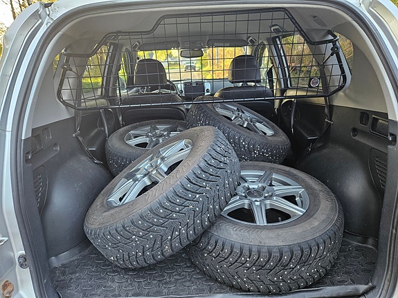 Toyota RAV4 9 of 10