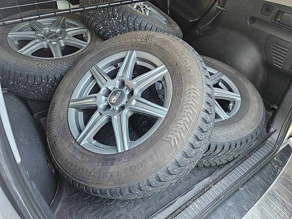 Toyota RAV4 8 of 10