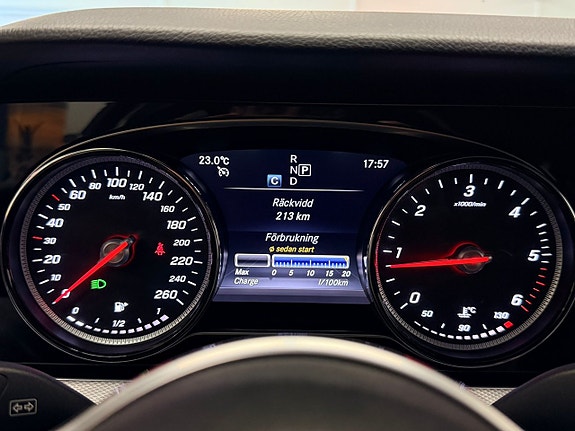 Mercedes-Benz E200 5 of 24