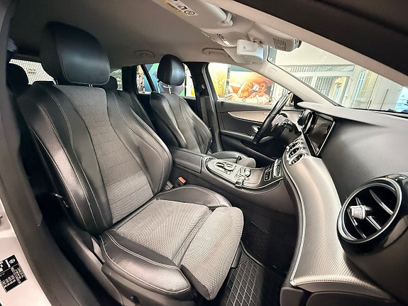 Mercedes-Benz E200 16 of 24