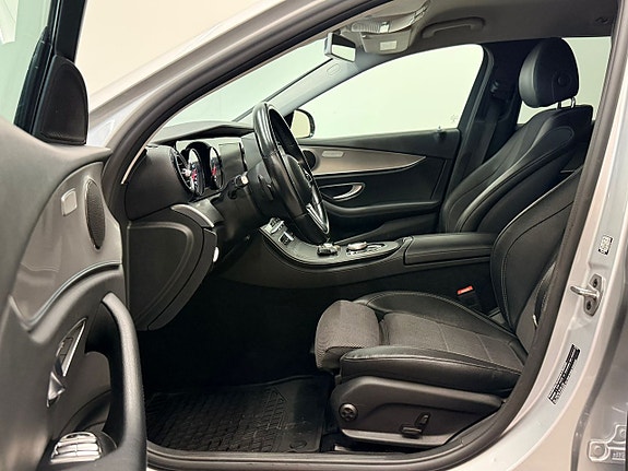 Mercedes-Benz E200 17 of 24