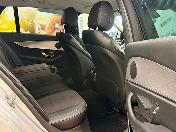Mercedes-Benz E200 20 of 24