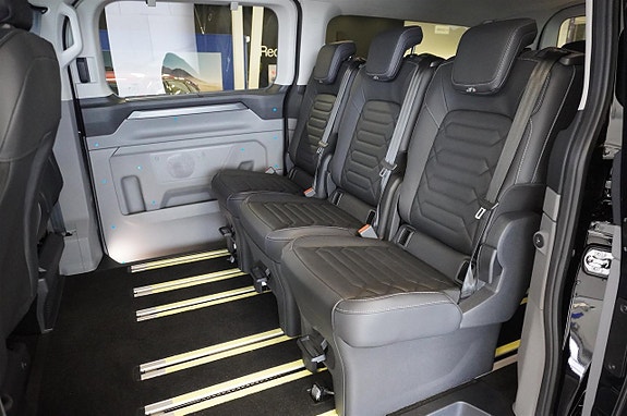 Ford Transit Custom 8 of 22
