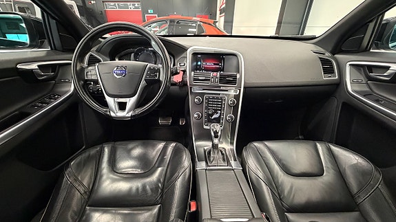 Volvo XC60 12 of 16