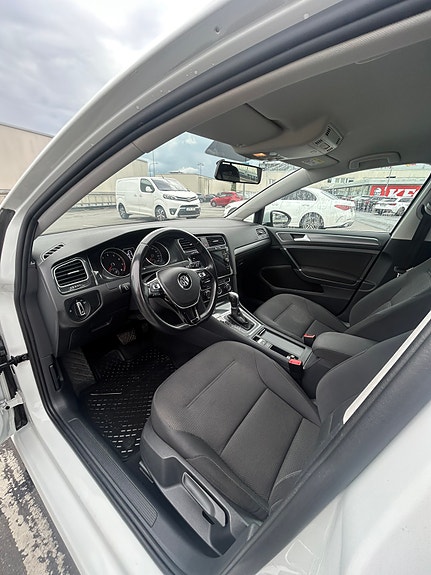 Volkswagen Golf VII 11 of 14