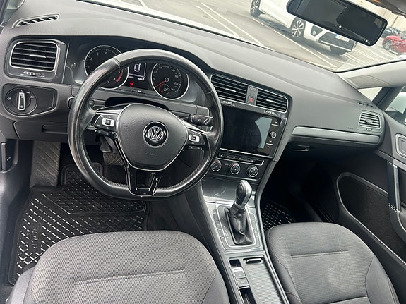 Volkswagen Golf VII 10 of 14