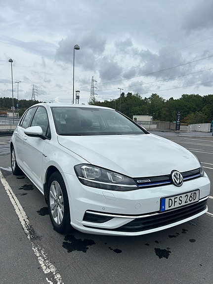 Volkswagen Golf VII 2 of 14