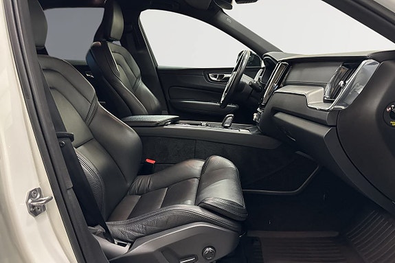 Volvo XC60 5 of 30