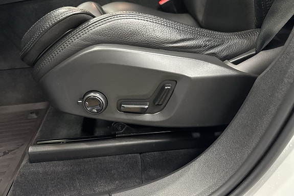 Volvo XC60 21 of 30
