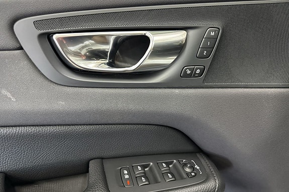 Volvo XC60 20 of 30