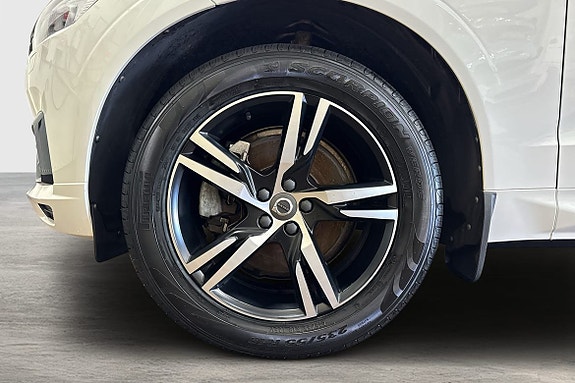 Volvo XC60 10 of 30