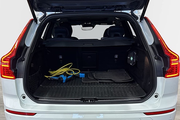 Volvo XC60 14 of 30