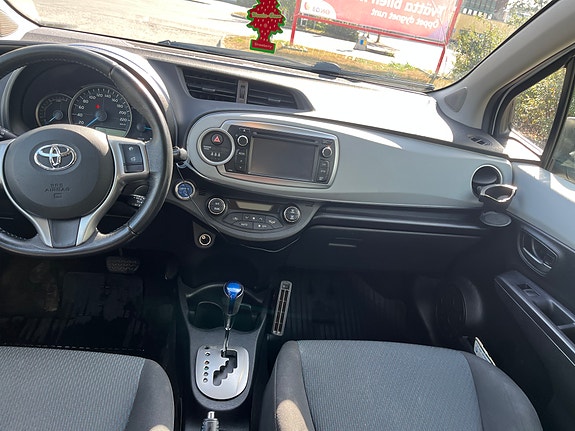 Toyota Yaris 6 of 6