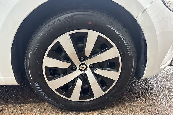 Renault Clio 12 of 18