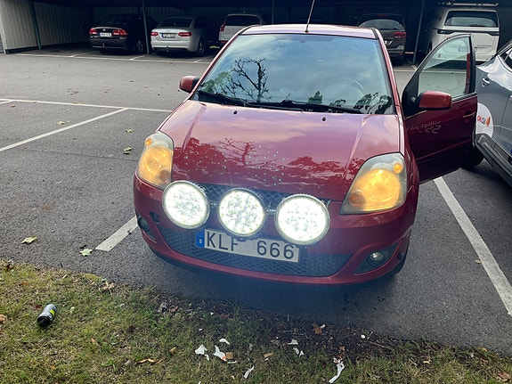 Ford Fiesta 14 of 16