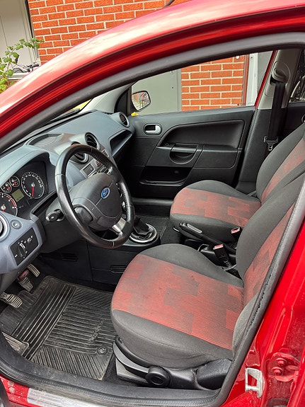 Ford Fiesta 3 of 16