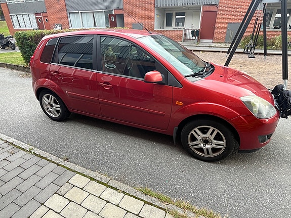 Ford Fiesta 10 of 16