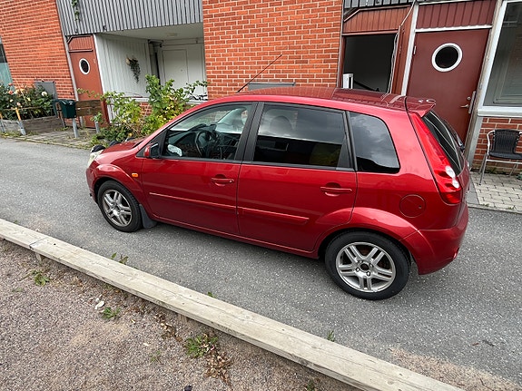 Ford Fiesta 9 of 16
