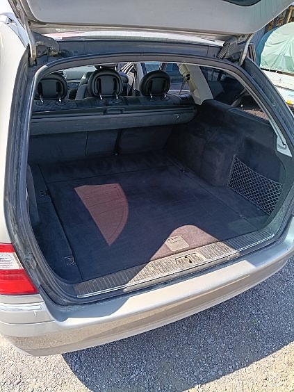 Mercedes-Benz E320 3 of 5