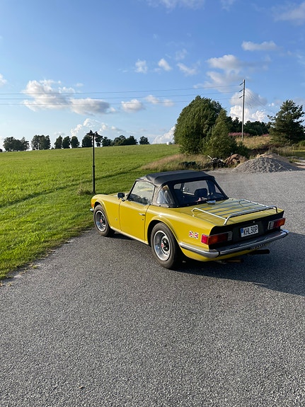 Triumph TR6 2 of 3