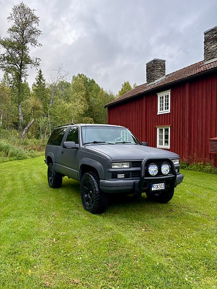 Chevrolet Tahoe 2 of 10