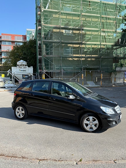 Mercedes-Benz B170 4 of 12