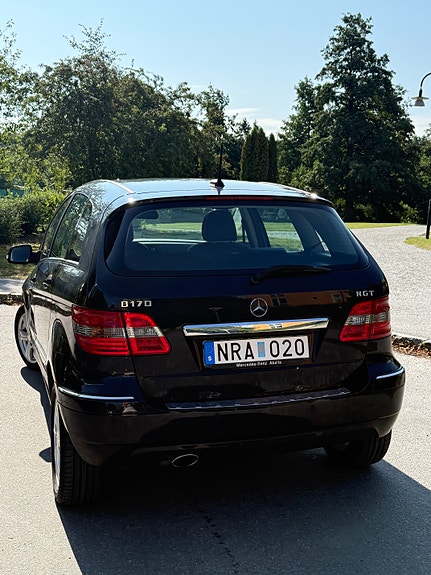 Mercedes-Benz B170 3 of 12