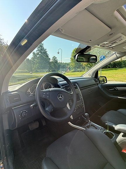 Mercedes-Benz B170 7 of 12