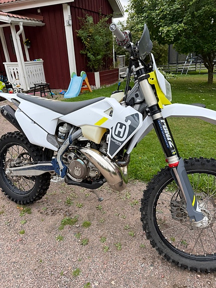 Husqvarna TE 300 2 of 4